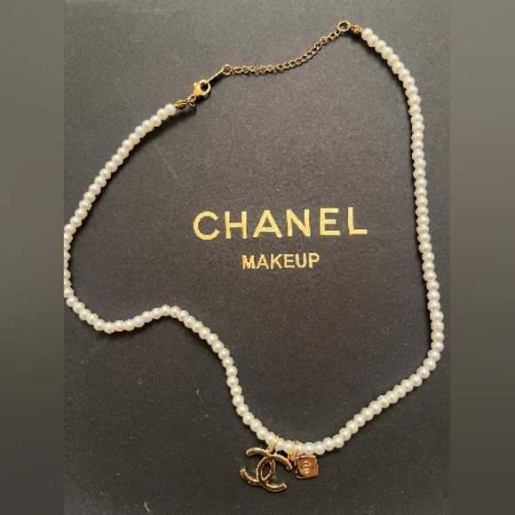 Chanel VIP GWP Necklaces - Picture 6 of 6